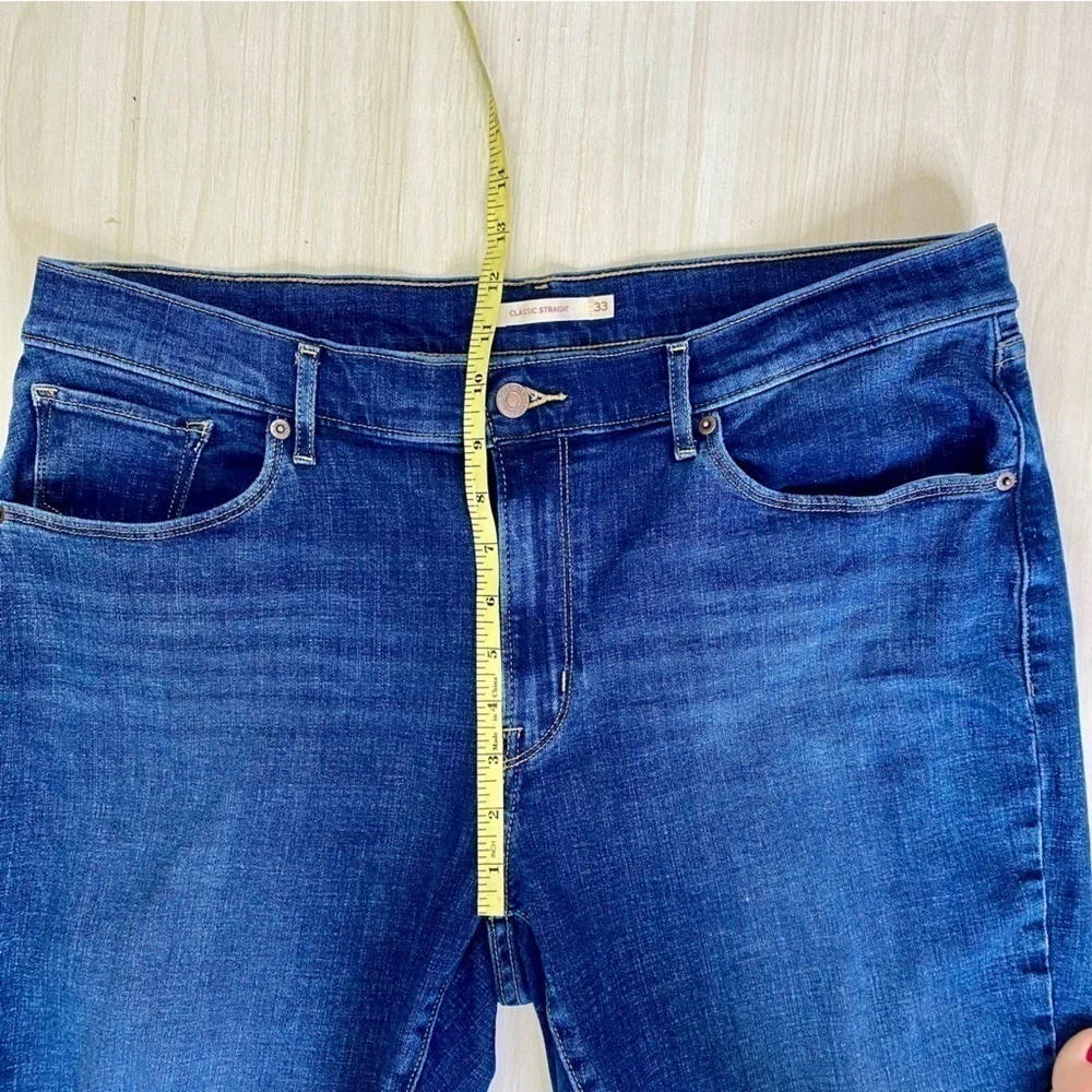 Levi’s Classic Straight Blue Jeans size 33
